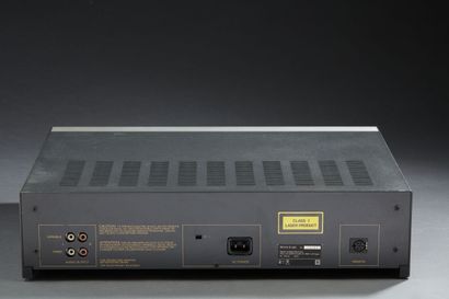 null REVOX B225. CD player, DAC converter TAD1540 (laser lens to be revised, traces...