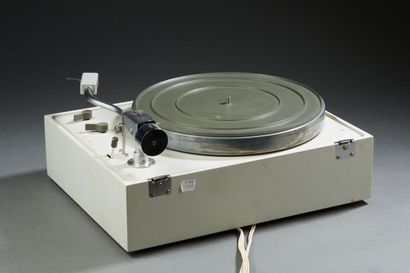 null BRAUN PCS-5. Turntable designed by the famous Dieter Rams in the early 60's....