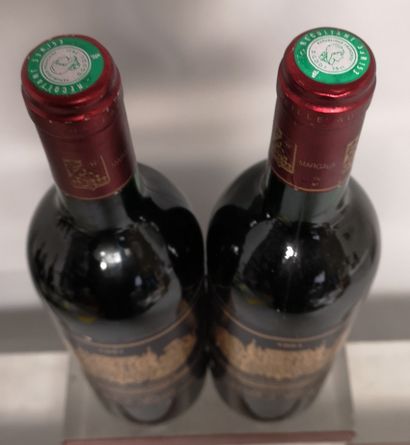 null 2 bouteilles Château PALMER - 3e Gcc Margaux 1991


Étiquettes légèrement griffées....
