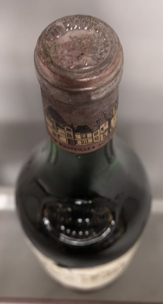 null 1 bouteille Château HAUT BRION - 1er Gcc Graves 1973


Étiquette abîmée et légèrement...