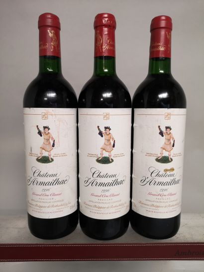 null 3 bottles Château D'ARMAILHAC - 5th Gcc Pauillac 1996


Slightly stained labels....