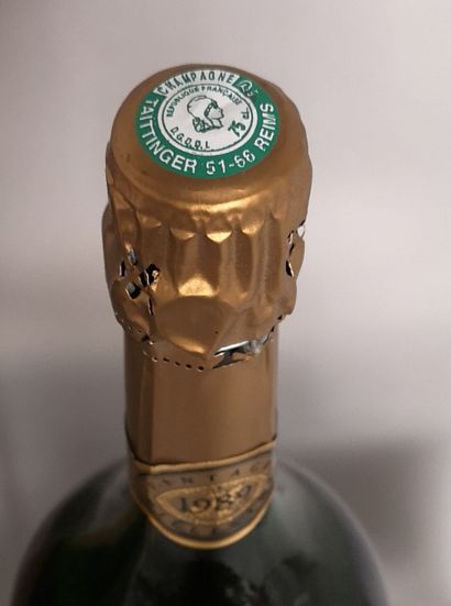 null 1 bouteille CHAMPAGNE TAITTINGER COMTES de CHAMPAGNE "Blanc de Blancs" 1989...