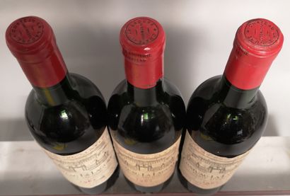 null 3 bottles Château LA LAGUNE - 3rd Gcc Haut Médoc 1962


Slightly stained labels....