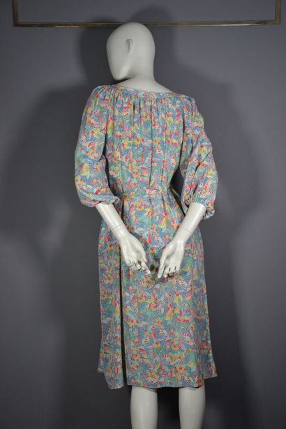 null GUY LAROCHE

Robe d'été GUY LAROCHE Diffusion Paris. Circa 1970.

Elle est taillée...