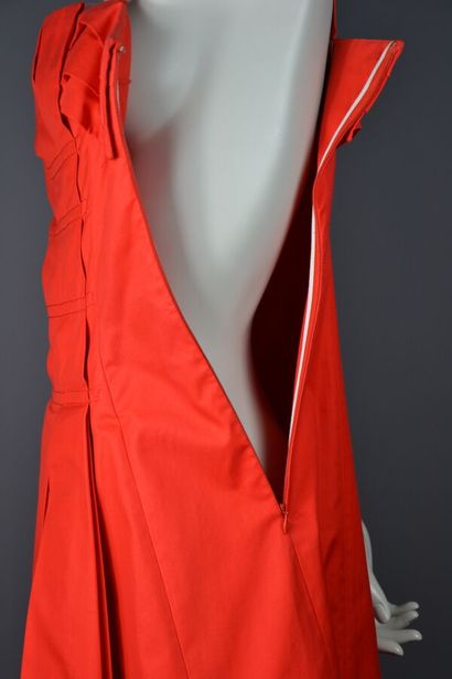 null CELINE

Robe d'été Céline. Elle est taillée dans un coton de couleur rouge vermillon.La...