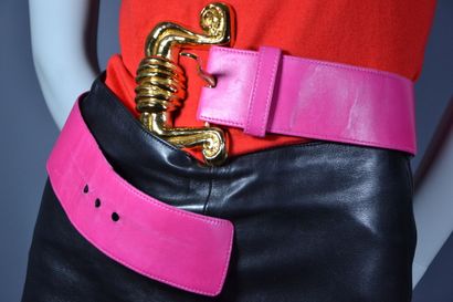 null Ceinture CHRISTIAN LACROIX Paris. Circa 1980.

Le modèle est réalisé en cuir...