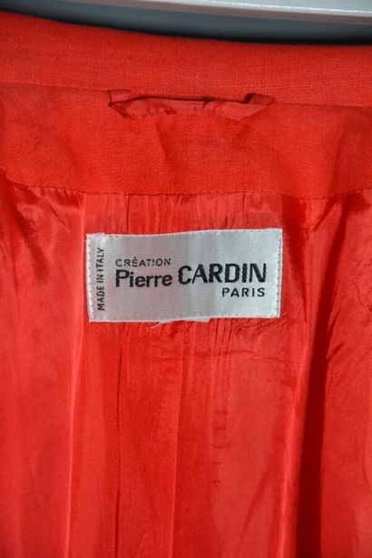 null PIERRE CARDIN Paris

Lot de 2 vêtements Création PIERRE CARDIN Paris. Circa...