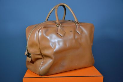 null HERMES

Sac week-end PLUME par HERMÈS PARIS. Modèle vintage du milieu du XXème...