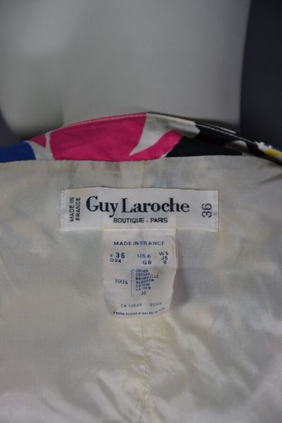 null GUY LAROCHE

Ensemble GUY LAROCHE Boutique Paris. Circa 1980. 

Il est taillé...