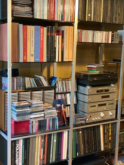 null Nombreux disques vinyles et CDs principalement de musique classique.

Les lots...