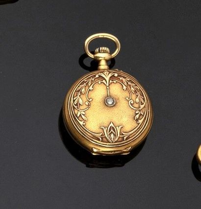 null Petite montre de col en or jaune 18 k (750 millièmes) , chiffre romain pour...
