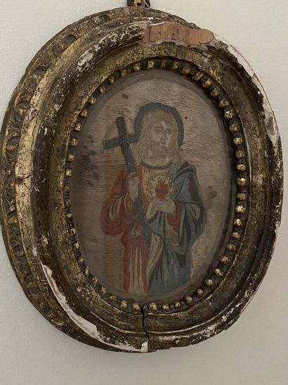 null Broderie de fils de soie représentant le christ tenant une croix et le coeur...