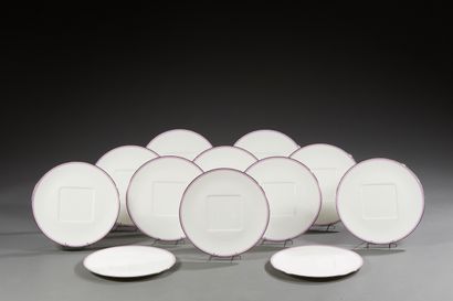 null Dibbern. Twelve round dinner plates 32 cm in white porcelain. Square plate bottom...