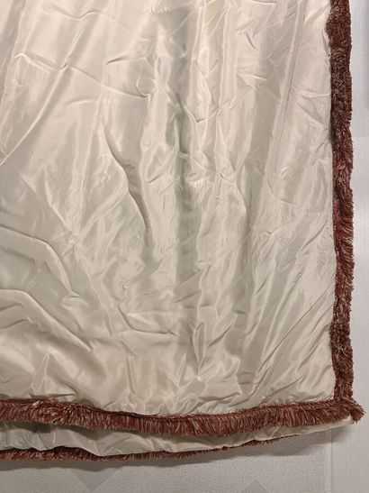 Pair of curtains in white taffeta. Lining,...
