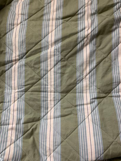Mattress cloth stripe bedspread with green...