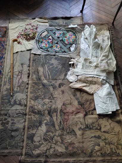 null Lot of babydolls, doilies, embroidery, two tapestries and a cane-ombrelle