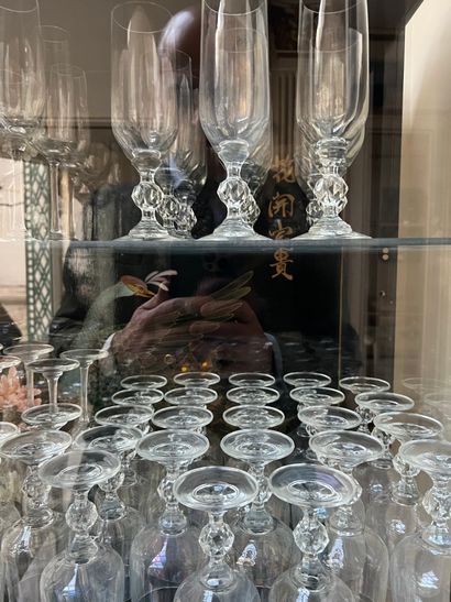 Set of crystal cups and glass