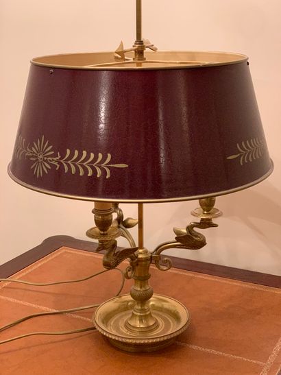 null Lamp bouillotte of style XIXe century out of bronze with three lights, the burgundy...