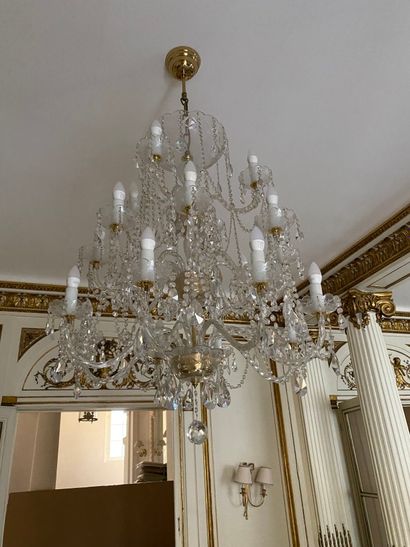 null 
Pair of crystal chandeliers with pendants (accidents and missing)

Venetian...