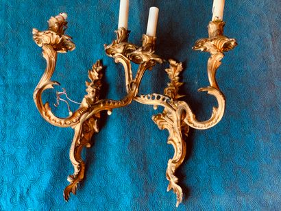null Paire d'appliques en bronze doré, décor au Chinois, de style Louis XV.

Hauteur...