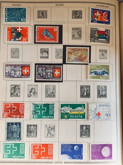 null Lot d'albums de timbres du XXe siècle.