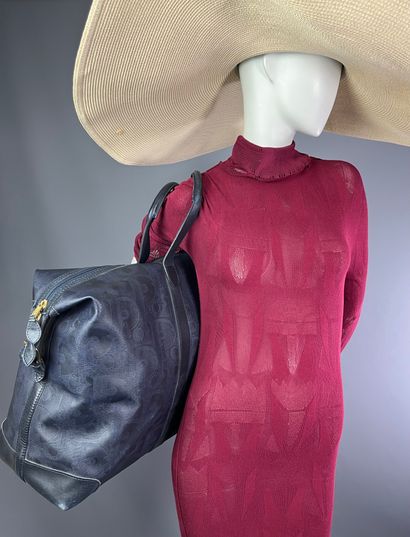 null 
Sac de voyage CHRISTIAN DIOR - Années 90

Le modèle est réalisé dans une épaisse...