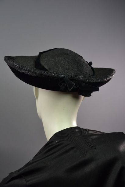 null Important lot de 5 chapeaux - circa 1930 à 1950

1- Chapeau par la maison JACQUES...