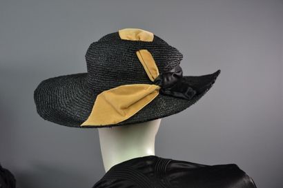 null Important lot de 5 chapeaux - circa 1930 à 1950

1- Chapeau par la maison JACQUES...