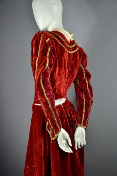 null Costume ancien Edouard SOUPLET Costumier 18, rue de Douai. Paris. 

Début du...