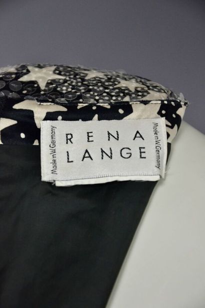 null Robe RENA LANGE

Le modèle est taillé dans un tissu au toucher de soie à motif...