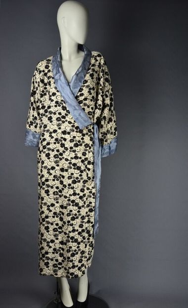 Kimono ancien vers 1930.

Il est réalisé...