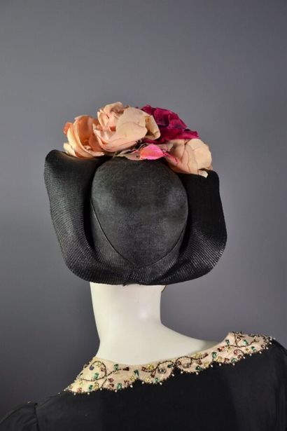 null Chapeau  par la maison CAROLINE

REBOUX. Haute couture printemps été

- début...