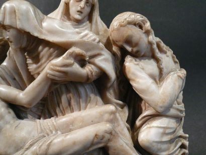 null Sculpture représentant une descente de croix en albâtre sculpté. XVIe siècle...
