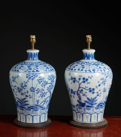 null Vaughan Designs. A pair of white and blue Chinese porcelain baluster vase lamps...