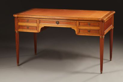 null Louis XVI style pedestal desk in mahogany stained wood, opening with five drawers...
