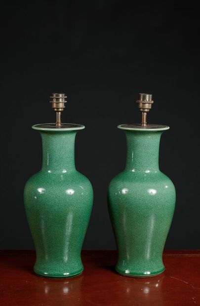 Vaughan Designs, Fishtail vase, crakled green....
