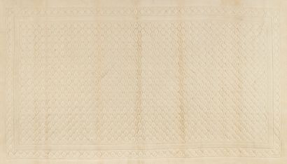 null Manufacture COGOLIN, Artuby B6. White wool carpet
337 x 180 cm 
Provenance :...