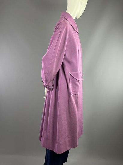 null CREATION COUTURE COLIFICHETS - Manteau mi long en laine parme - sur mesure 1960
Manteau...