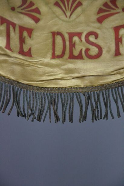 null CARNAVAL DE NICE - Bannière trophée du Grand Veglione de 1927
Le modèle est...