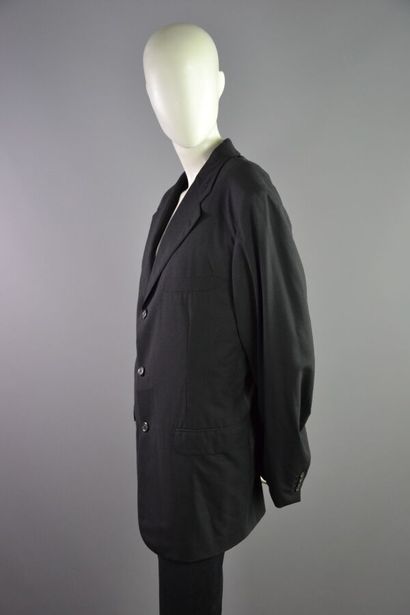 null LOUIS VUITTON homme Veste costume en laine noire Taille 52
Le modèle est taillé...