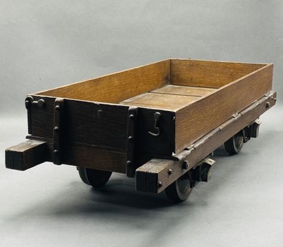 Wagon de marchandise en bois et métal
Environ...
