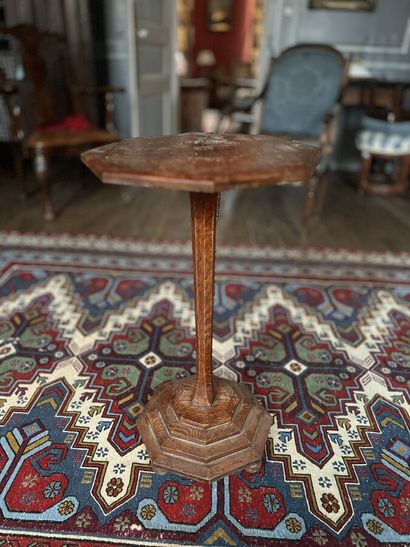 Small pedestal table with octagonal top in...