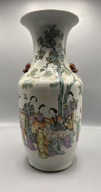 CHINE XIXeme siècle
Vase balustre à encolure...