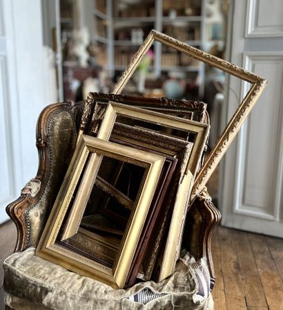 Lot of various frames.

Provenance : An apartment...