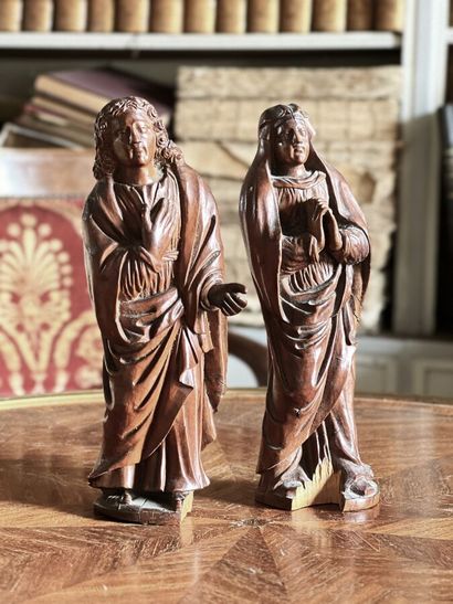 null La Vierge Marie et Saint Joseph en buis sculpté (Manques à la base pour les...