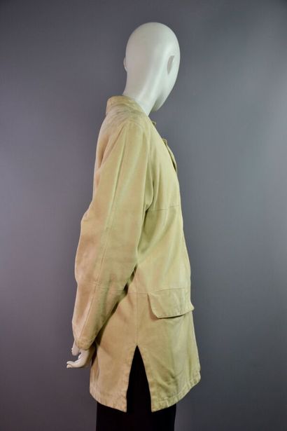 null ROBERTO VERINO - Veste femme en cuir "suede" - Fin des années 80 T 42 

Le modèle...