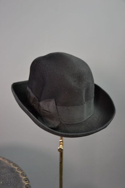 null BASSET- BRISTOL lot of 3 hats of city man old of which:

-Basset black felt...