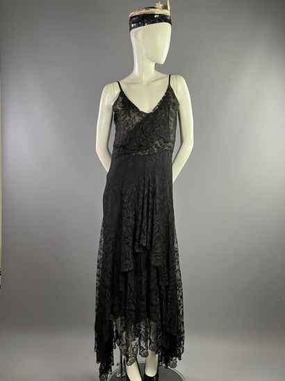 GISÈLE Paris Evening dress in lace and black...