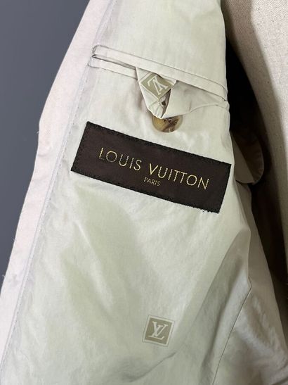 null LOUIS VUITTON homme Veste tailleur en coton beige T52

Le modèle est taillé...