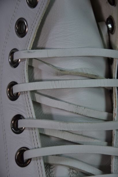 null GUCCI Baskets montantes en cuir blanc brodé T 40.5 NEUF

Le modèle est réalisé...